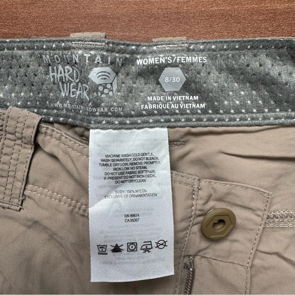 Mountain Hardwear Women’s Convertible hiking pants. Size 8 - Picture 5 of 5